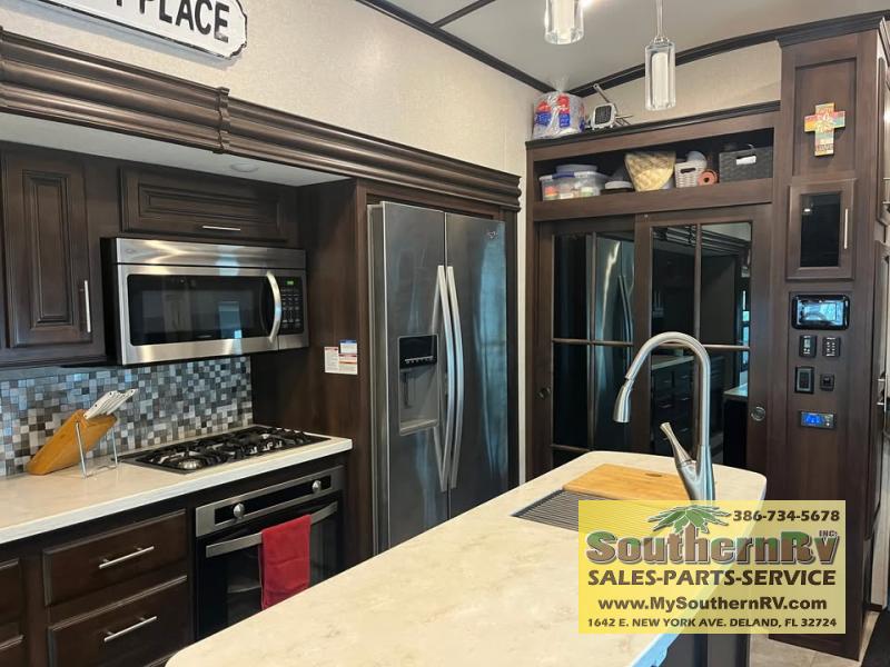 2018 Jayco North Point 381DLQS, $ 37,999