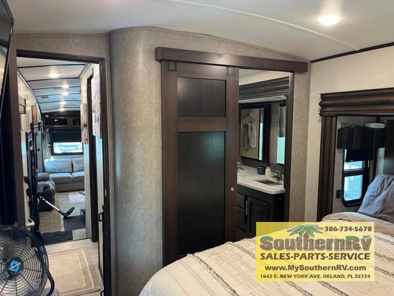 2018 Jayco North Point 381DLQS, $ 37,999