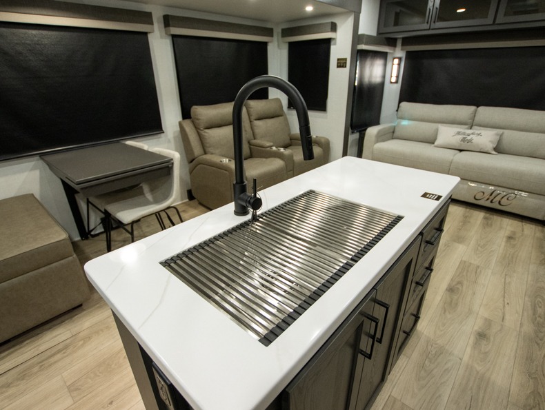 2026 Forest River Rockwood Signature Travel Traile, $ 76,826