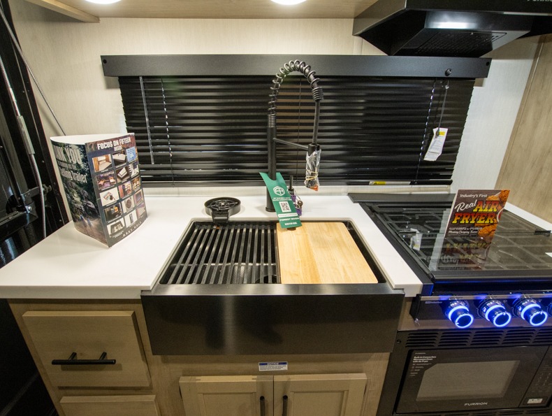 2026 Forest River Cherokee Grey Wolf Black Label T, $ 47,042