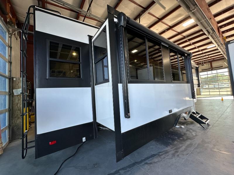 2025 East To West Blackthorn 3100RL, $ 0