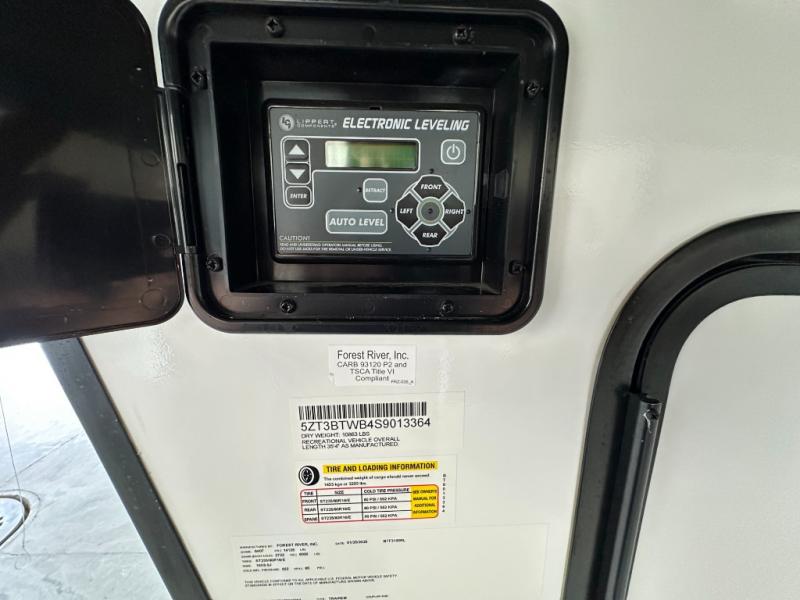 2025 East To West Blackthorn 3100RL, $ 0