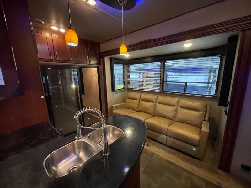 2016 Forest River Vengeance 3062V, $ 0