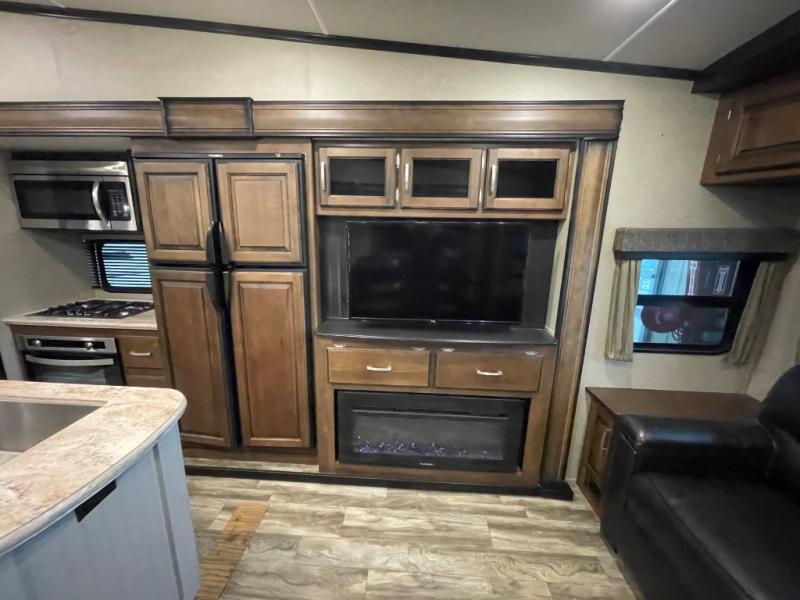 2018 Grand Design Reflection 327RST, $ 0