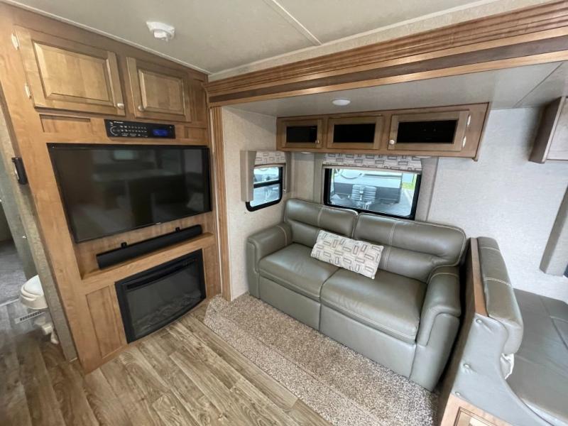 2018 Forest River Flagstaff V-Lite 30WFKSV, $ 34,990