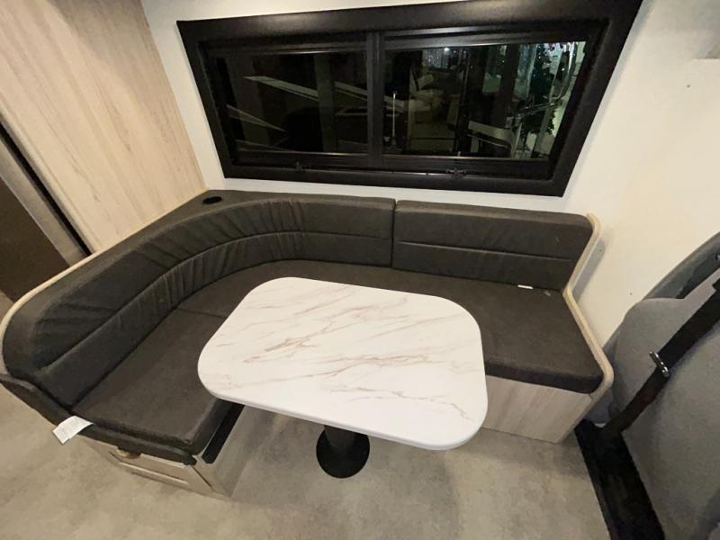 2026 Coachmen Cross Trail XL 22XG, $ 99,990