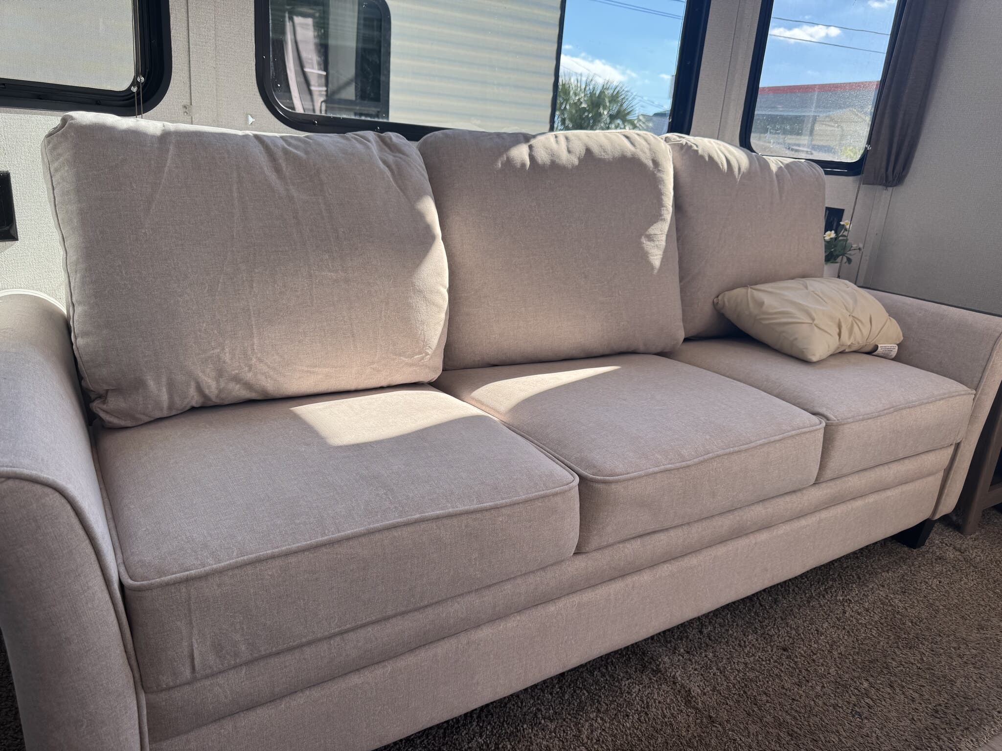 2020 Keystone Retreat 39LOFT, $ 33,299