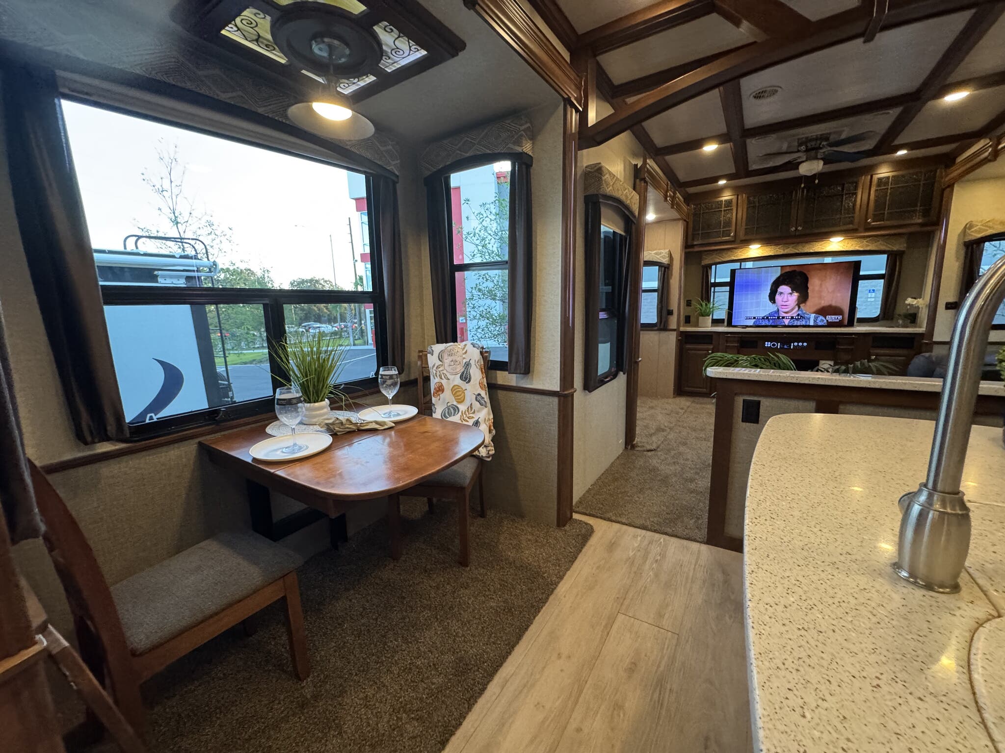 2017 Heartland Bighorn BH 3970 RD, $ 35,950