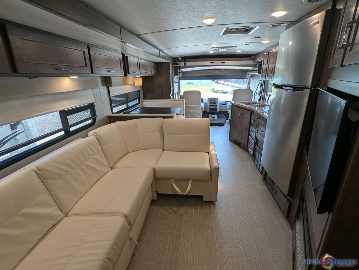 2021 Winnebago Adventurer 35F, $ 99,899