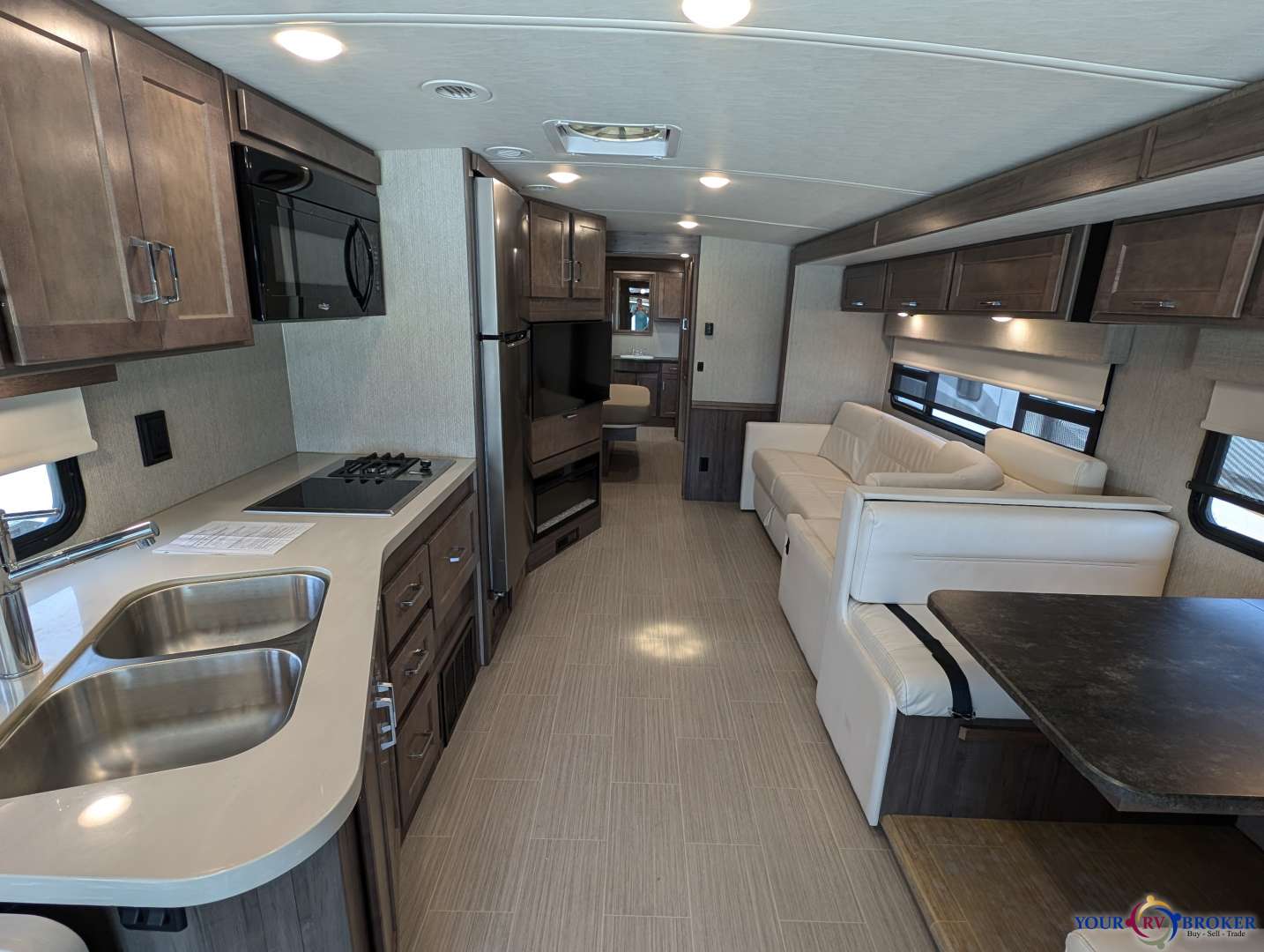 2021 Winnebago Adventurer 35F, $ 99,899