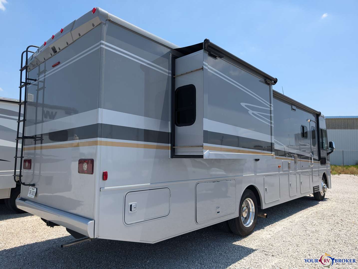 2021 Winnebago Adventurer 35F, $ 99,899