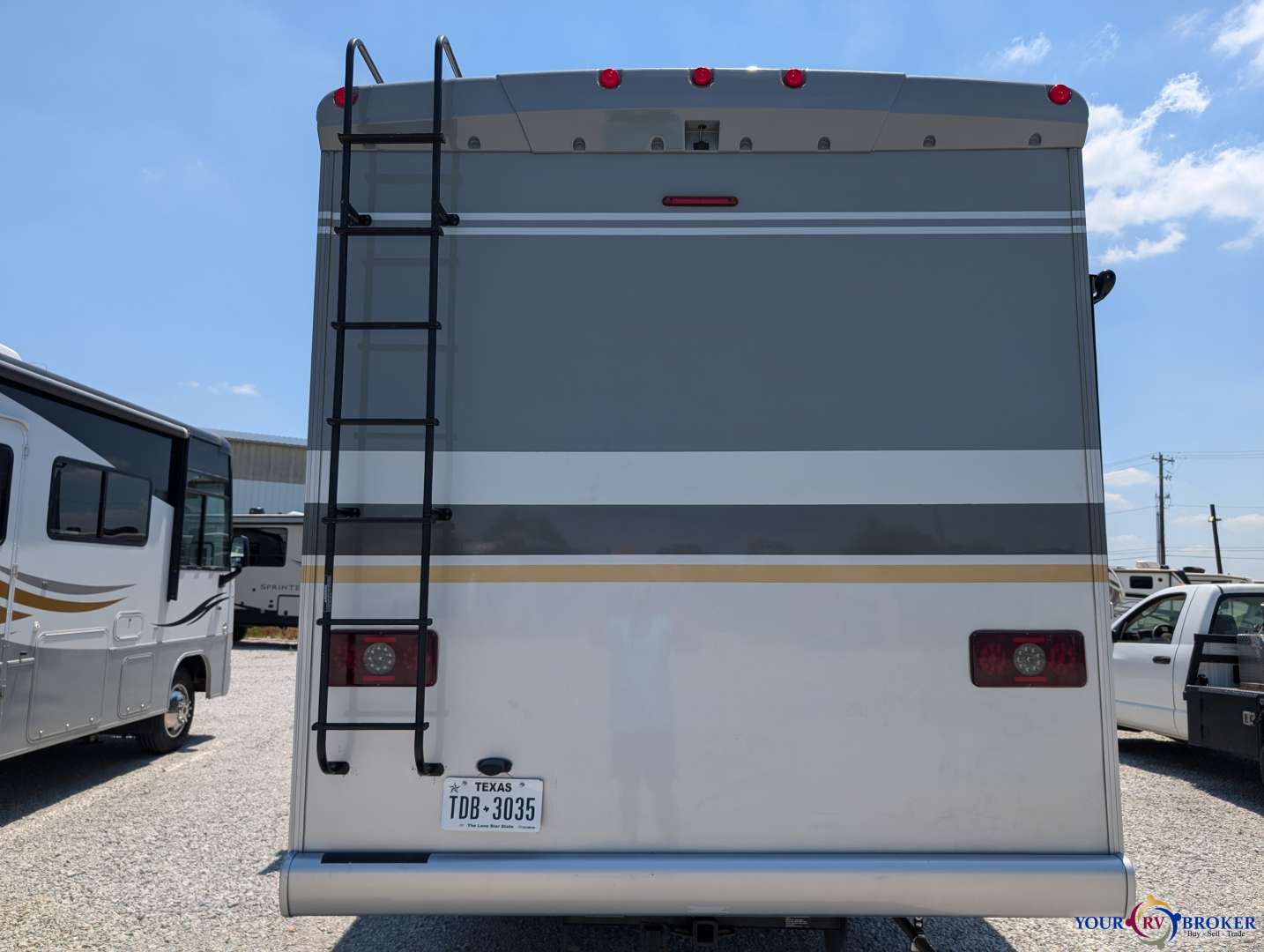 2021 Winnebago Adventurer 35F, $ 99,899