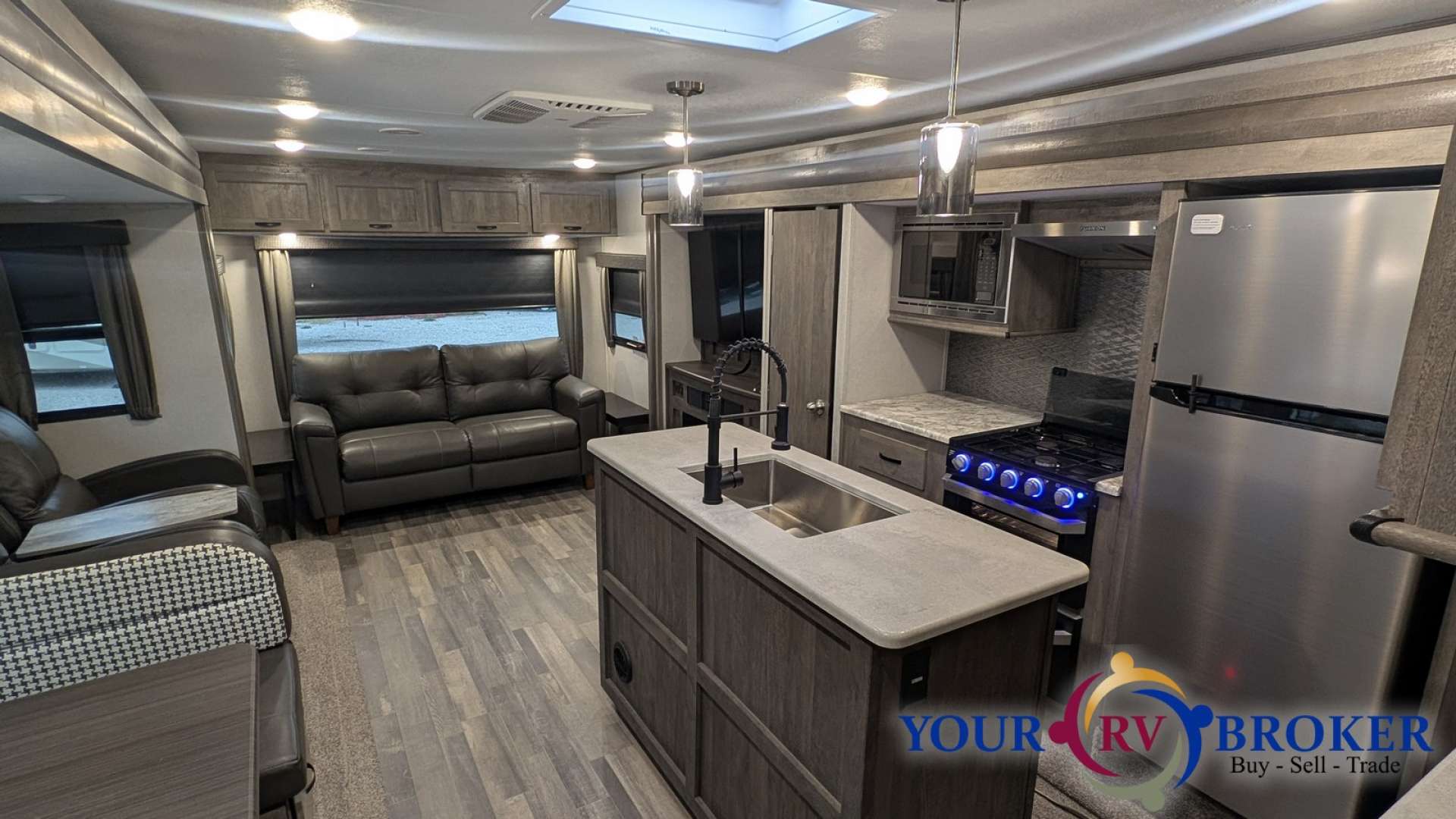 2020 Forest River Vibe 28RL, $ 27,900