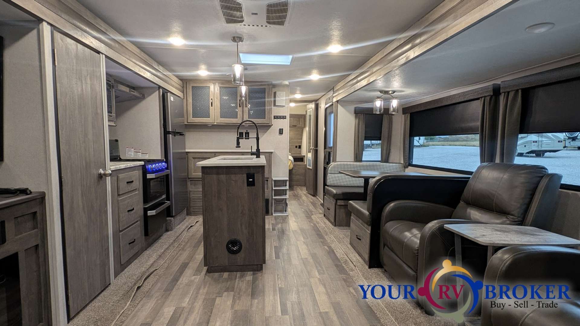 2020 Forest River Vibe 28RL, $ 27,900