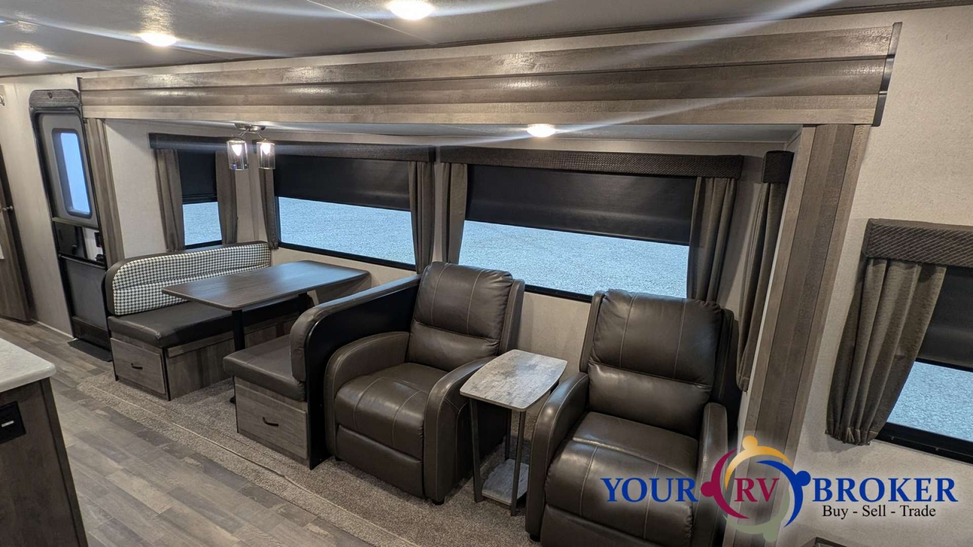 2020 Forest River Vibe 28RL, $ 27,900