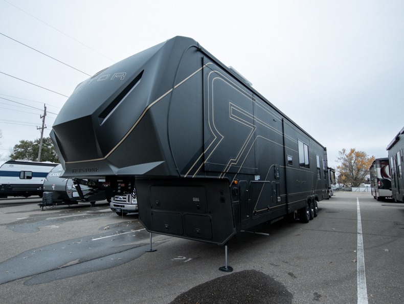 2026 Keystone Raptor 441, $ 186,818