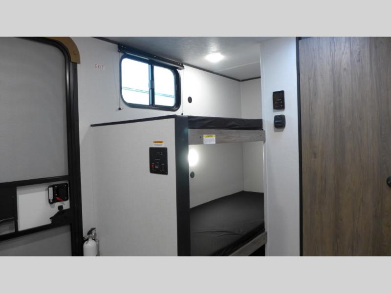 2026 CrossRoads Zinger Lite 12BH, $ 0