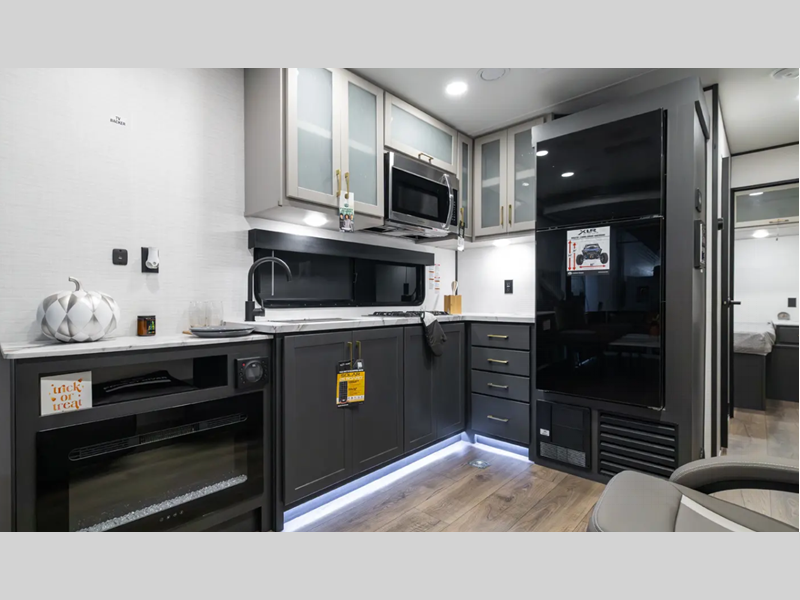 2026 Forest River XLR Boost 2714B, $ 37,990