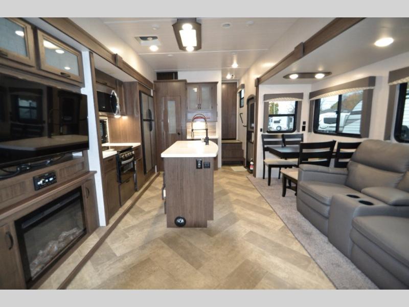 2021 Winnebago Voyage Fifth Wheel V3134RL, $ 0