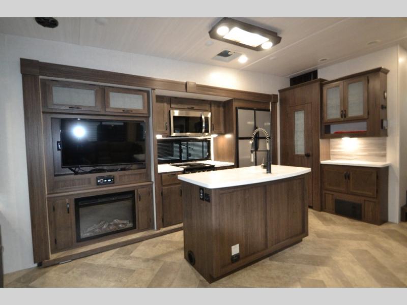 2021 Winnebago Voyage Fifth Wheel V3134RL, $ 0