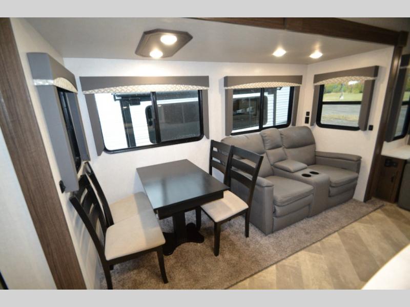 2021 Winnebago Voyage Fifth Wheel V3134RL, $ 0