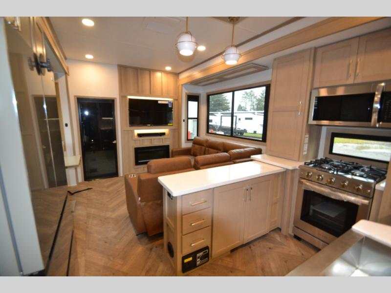 2026 Keystone Raptor 441HB, $ 189,173