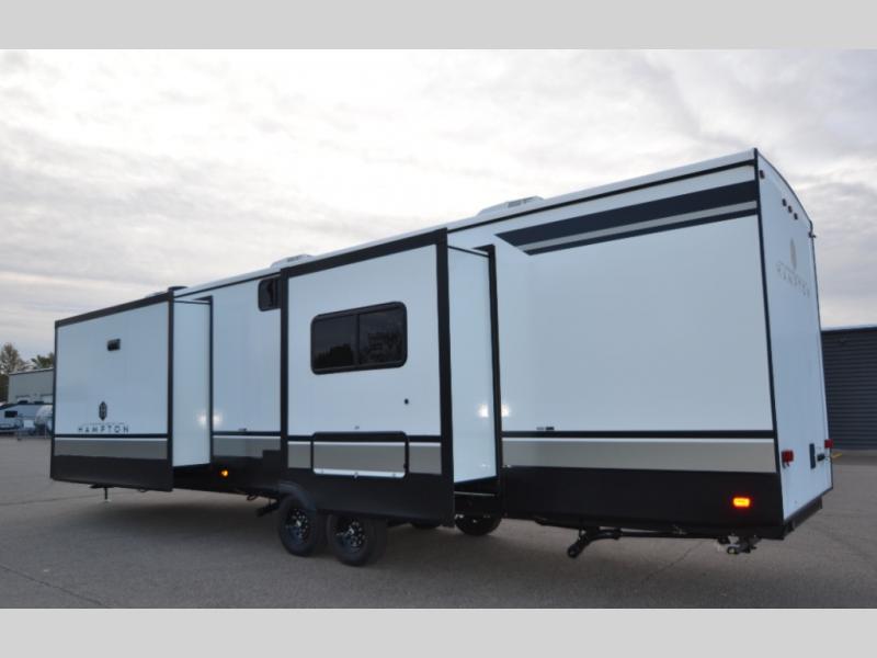 2026 CrossRoads Hampton 372FDB, $ 0