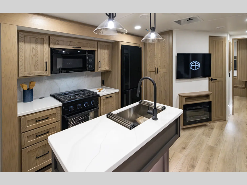 2026 Forest River Rockwood Signature Travel Traile, $ 79,056