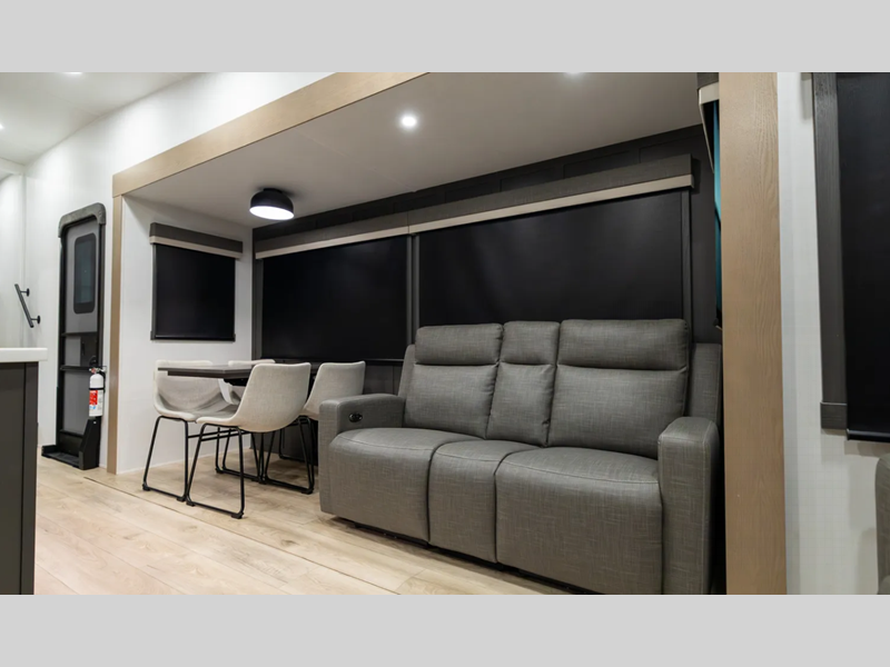 2026 Forest River Rockwood Signature Fifth Wheel 4, $ 0