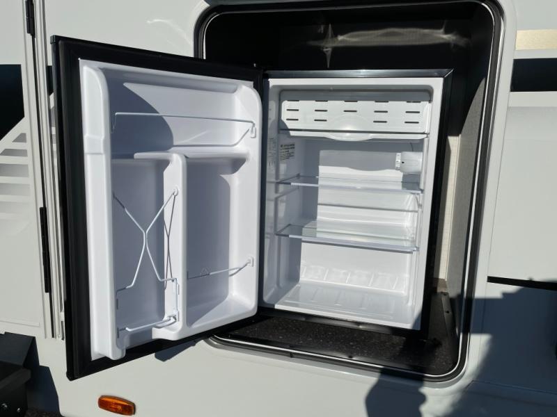 2026 Keystone Cougar Half-Ton (Travel Trailer) 28B, $ 58,201