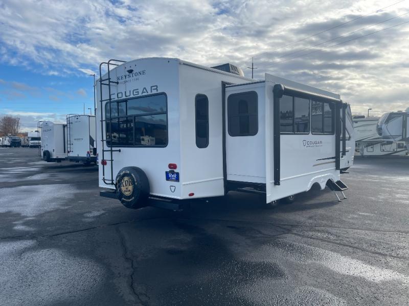 2026 Keystone Cougar Half-Ton (Travel Trailer) 29R, $ 62,865