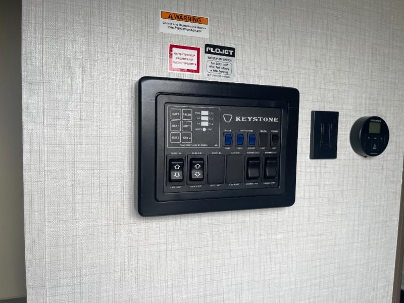 2026 Keystone Cougar Half-Ton (Travel Trailer) 29R, $ 62,865