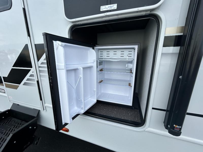 2026 Keystone Cougar Half-Ton (Travel Trailer) 28B, $ 58,170