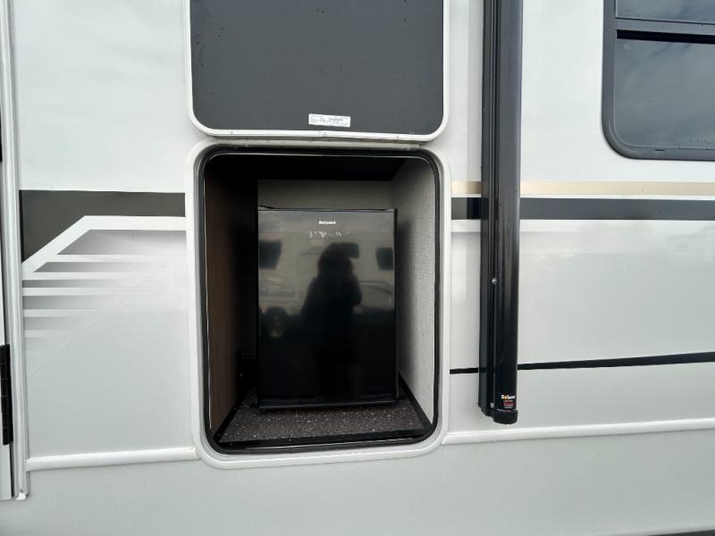 2026 Keystone Cougar Half-Ton (Travel Trailer) 28B, $ 58,170