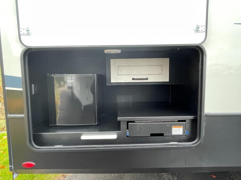 2022 Keystone Montana High Country 351BH, $ 74,990