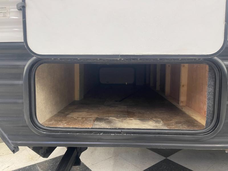 2016 Coachmen Clipper Ultra-Lite 17FQ, $ 16,490