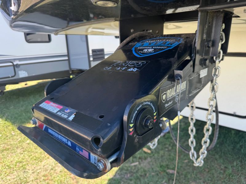 2021 Keystone Montana Mod Maple Ed FW, $ 48,000