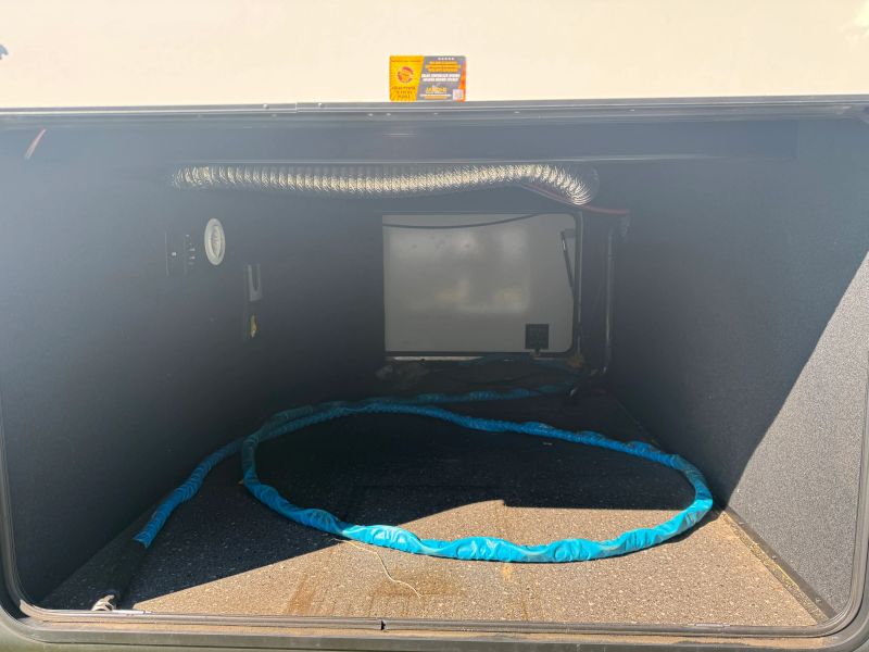 2021 Keystone Montana Mod Maple Ed FW, $ 48,000