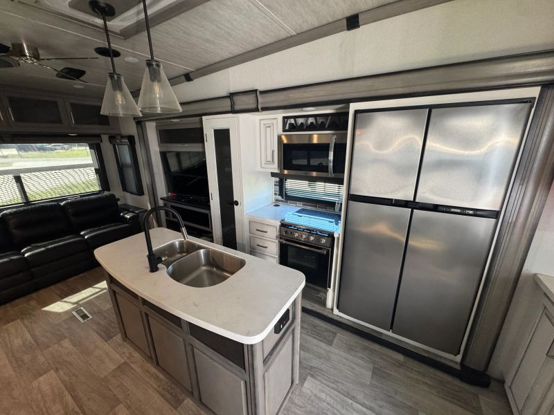 2021 Keystone Montana Mod Maple Ed FW, $ 48,000