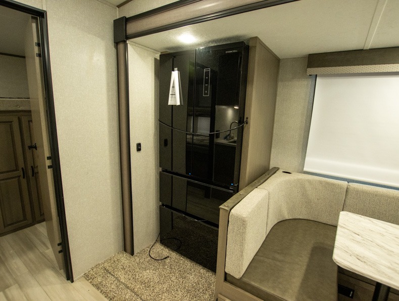 2022 Coachmen Chaparral Lite 274BH, $ 73,435