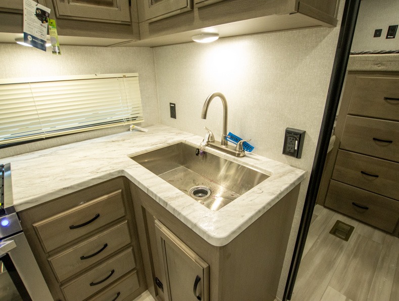 2022 Coachmen Chaparral Lite 274BH, $ 73,435