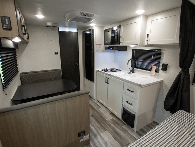 2026 Jayco Jay Flight SLX 175FQ, $ 27,811
