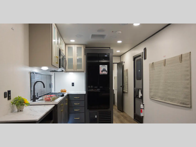 2025 Forest River XLR Boost 2714B, $ 0