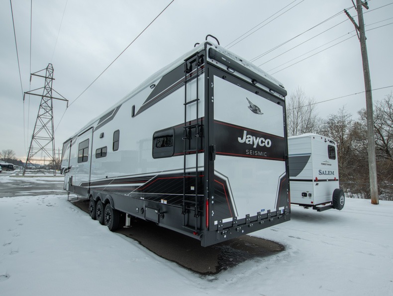 2026 Jayco Seismic 399, $ 139,111