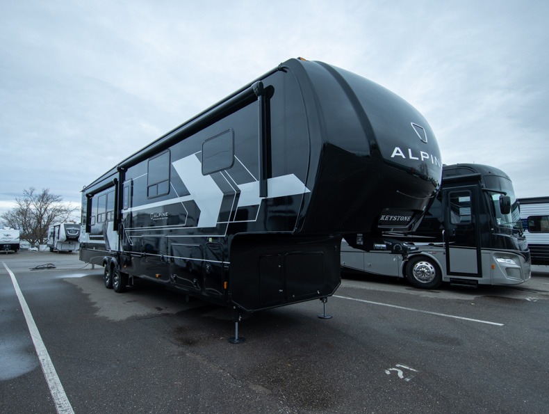 2026 Keystone Alpine Avalanche Edition 379MB, $ 127,420
