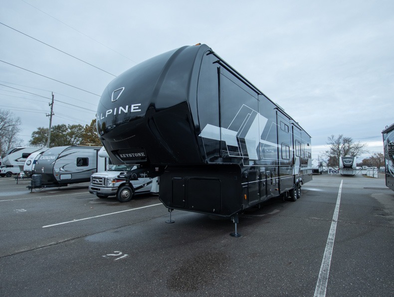 2026 Keystone Alpine Avalanche Edition 379MB, $ 127,420