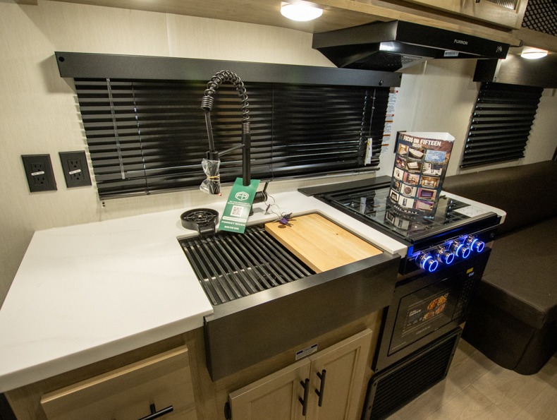 2026 Forest River Cherokee Grey Wolf Black Label T, $ 49,844