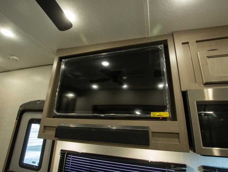 2023 Coachmen Chaparral X Edition 355FBX, $ 90,822