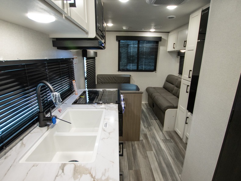 2026 Jayco Jay Flight SLX 210QB, $ 33,006