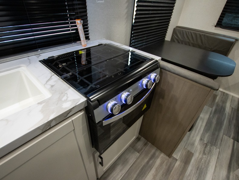 2026 Jayco Jay Flight SLX 210QB, $ 33,006